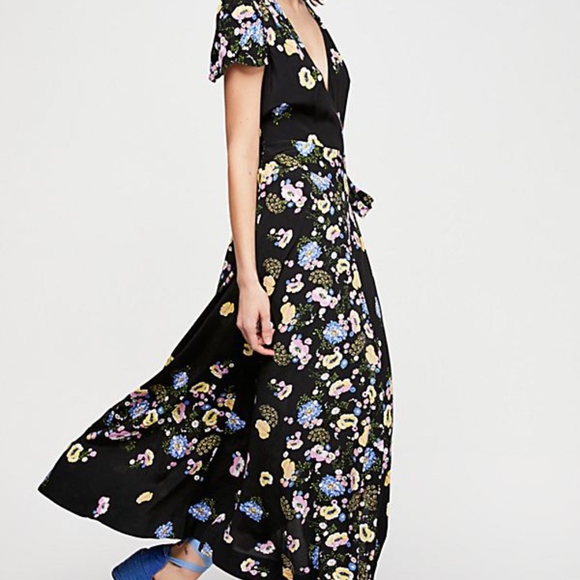 Free People Dresses & Skirts - FREE PEOPLE GORGEOUS JESS WRAP DRESS